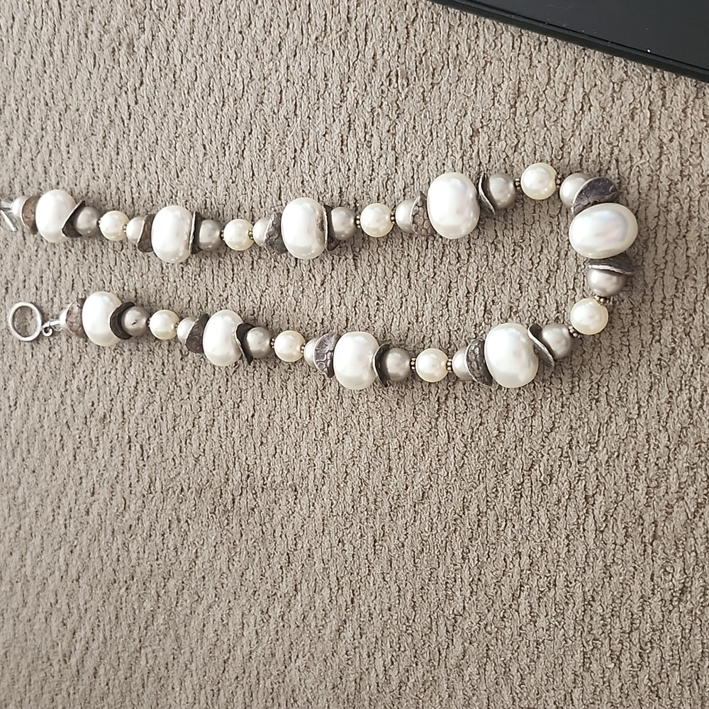 Pearl beads nec...